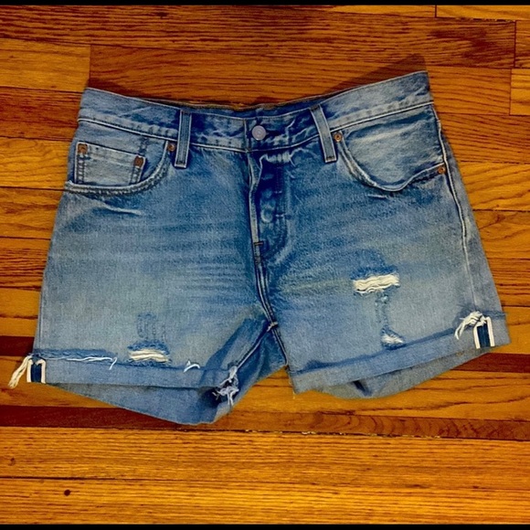 Levi’s shorts - Picture 2 of 4